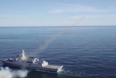 Milli gemi milli füzeyi ateşledi