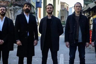 Çukur’un yakışıklı oyuncusuyla anılmıştı! Oğluna öfkelenip muhabirlere sert çıktı