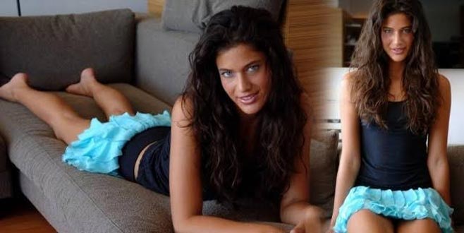 Bikinili pozuna ünlü isimlerden yorum yağdı! ‘Taş reis’