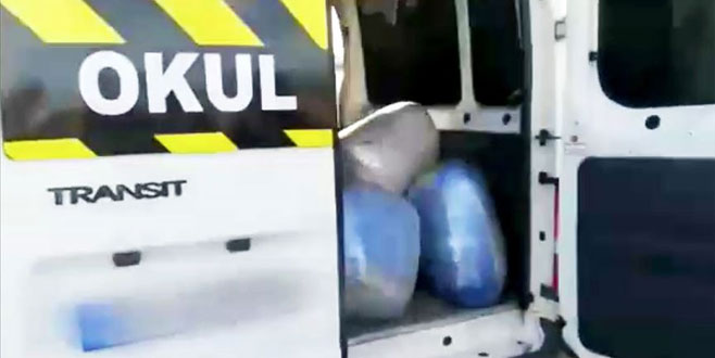 Okul servisine uyuşturucu operasyonu Okul servisine uyuşturucu operasyonu