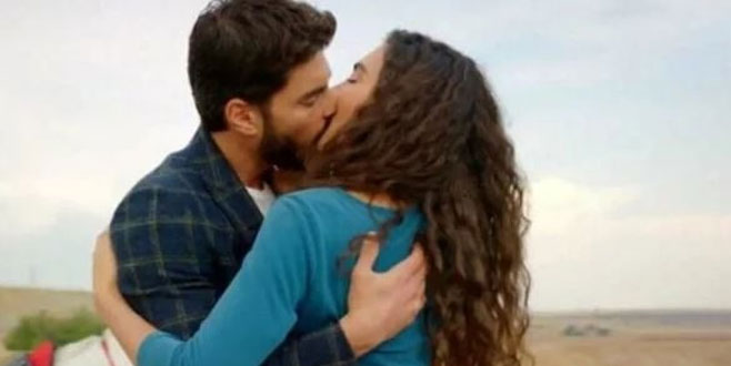 Hercai’deki öpüşme sahnesi sorulunca, yüzünden terler boşaldı!