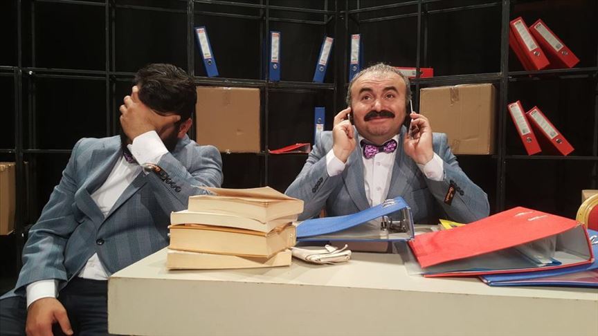 ‘Tiyatroya küsmüş seyirciyi tekrar tiyatroya kazandırmaya çalışıyoruz’ ‘Tiyatroya küsmüş seyirciyi tekrar tiyatroya kazandırmaya çalışıyoruz’