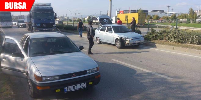 Yasak olan yerde yolcu indirdi, kazaya neden oldu