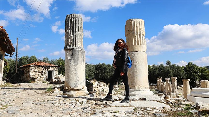 Bir adımla 2 bin 200 yıllık zaman yolculuğu Bir adımla 2 bin 200 yıllık zaman yolculuğu