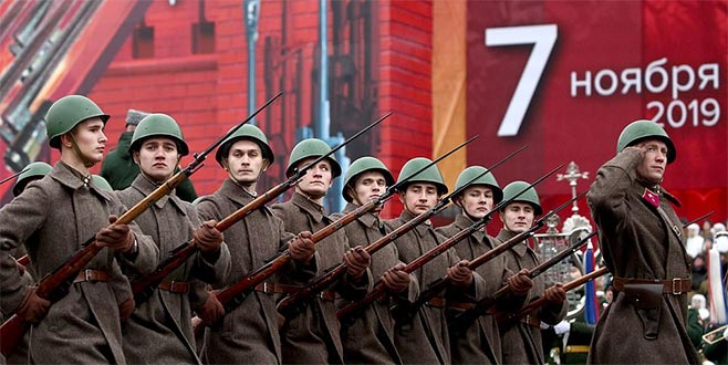 Kızıl Ordu Kızıl Meydan’da Kızıl Ordu Kızıl Meydan’da