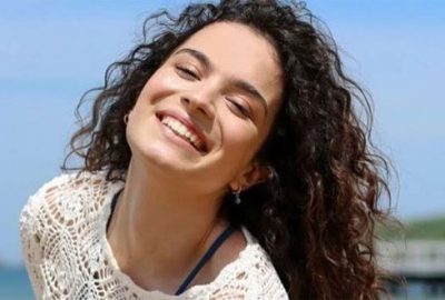 Ünlü oyuncunun annesini görenler gözlerine inanamıyor