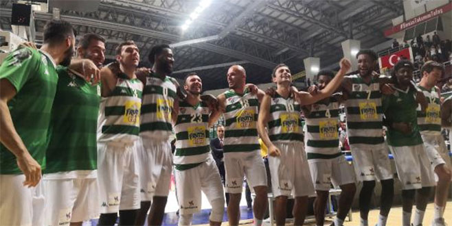 Potanın timsahları evinde galip