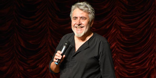 Bana genelde kadınlar gülüyor