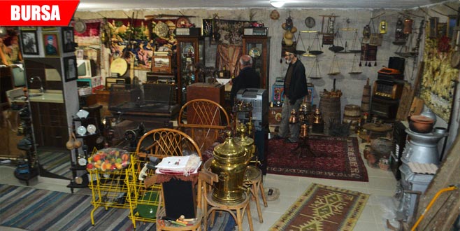 Evini müzeye çevirdi