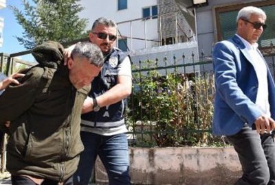 Komşusuna ters kelepçe takıp cinsel saldırıda bulunmuş