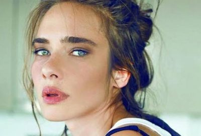 8 aylık hamile oyuncu, ‘Daha çekici hissediyorum’ diyerek iç çamaşırlı poz verdi!