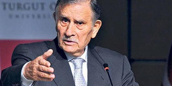 Eski başbakanlardan Yıldırım Akbulut hastaneye kaldırıldı