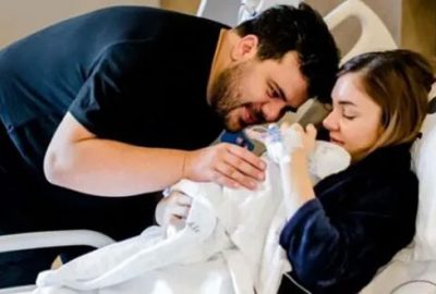 Eser Yenenler’in eşi göbeğini açıp poz verdi! Yorum yağdı