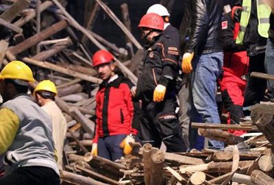 Cami inşaatında göçük! Mühendis enkaz altında