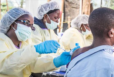 Bir ilaç devi daha Ebola için aşı üretti