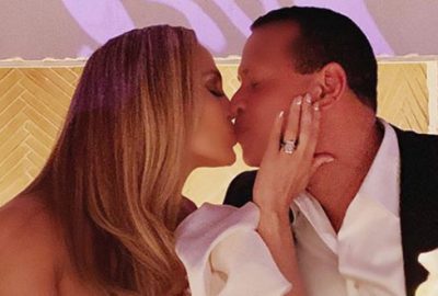 Ünlü oyuncudan şok itiraf! Göğüslerini açmasını istemiş