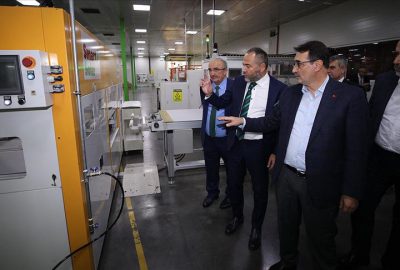 Bakan Dönmez: Türkiye yenilenebilir enerjide merkez olacak