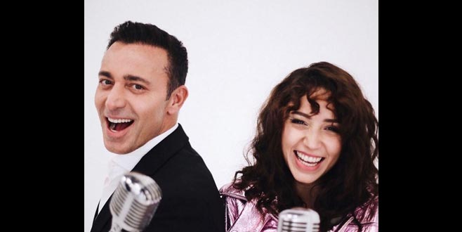 Her şey yalan ‘Mod’ gerçek