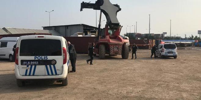 Ağabeyini vurdu, işçisini rehin alıp kaçtı