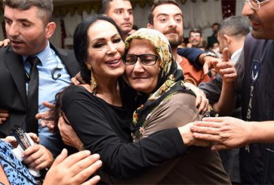 Türkan Şoray izdihamı