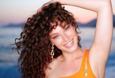 İç çamaşırsız pozları tartışma yarattı!