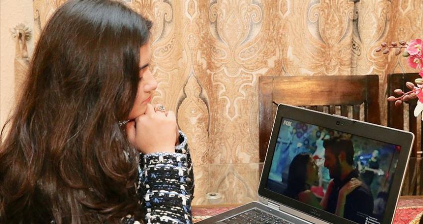 Türk dizi ve filmleri Pakistanlıların ilgisini Türkiye ve Türkçeye çekiyor Türkiye'ye giden Pakistanlı turist sayısı Türk dizilerinin ülkeye girdiği 2013'te