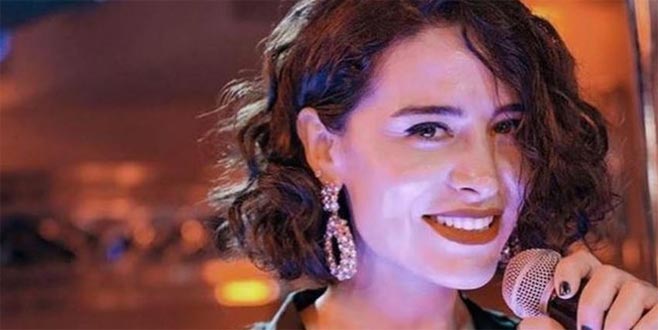 Belçim Bilgin yeni sevgilisiyle boy gösterdi