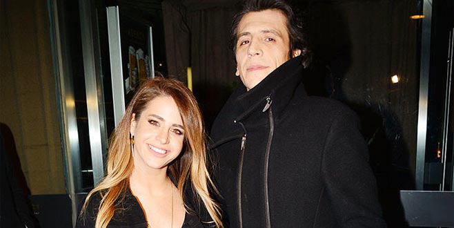 Pijamalarıyla evi terk etti!