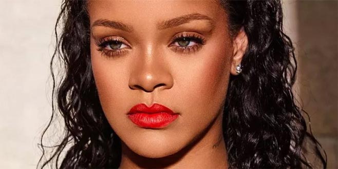 Rihanna özür diledi: ‘Müslüman kardeşlerimi üzdüm’ Rihanna özür diledi: ‘Müslüman kardeşlerimi üzdüm’