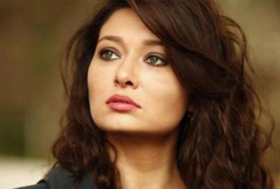 Mini etekli pozu gündem oldu! ‘Güzelliğin tanrıçası gibisin’