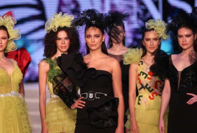 2020 modası podyumda