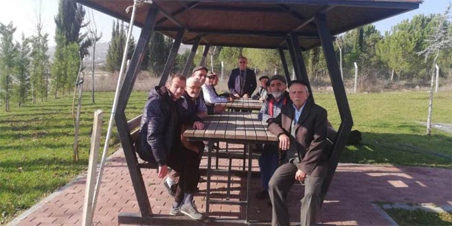 Huzurevi sakinlerinden barınak ziyareti