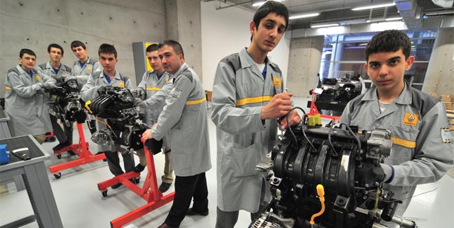 Geleceğin otomotiv mühendisleri yetişiyor