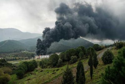 İzmir’de plastik geri dönüşüm deposunda yangın