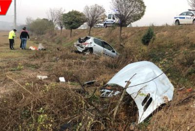 Otomobil tarlaya uçtu