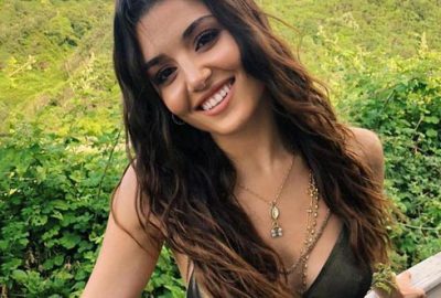 Hande Erçel’den sevgilisi ile samimi poz! Sosyal medyayı salladı