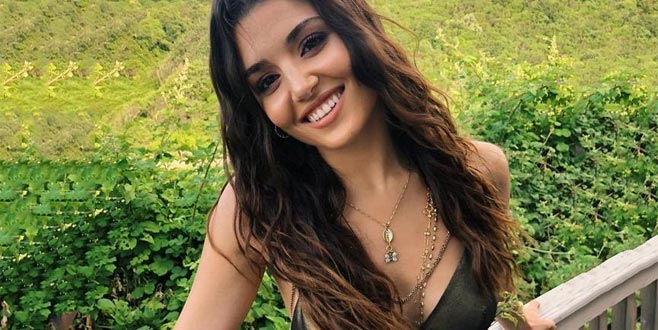 Hande Erçel’den sevgilisi ile samimi poz! Sosyal medyayı salladı
