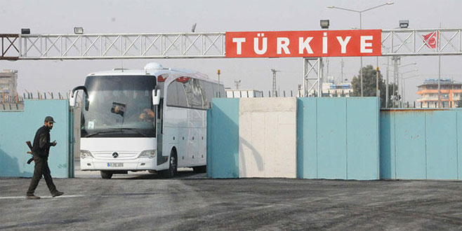 Akçakale Sınır Kapısı’ndan geçen 250 Suriyeli, Tel Abyad’a döndü