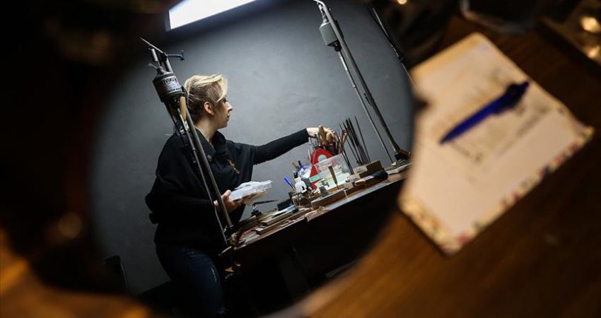 Tasarımlarıyla Mevlana’yı dünyaya tanıtıyor İranlı Pegah Moshfeghi, "Mevlana, hep "aşk" ve "hiç"i bir arada