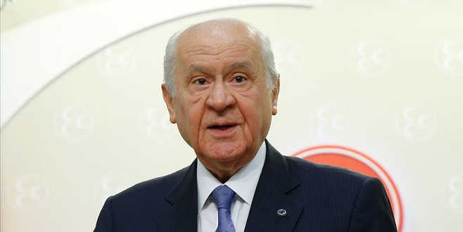 Bahçeli’den Haluk Bilginer’e tebrik