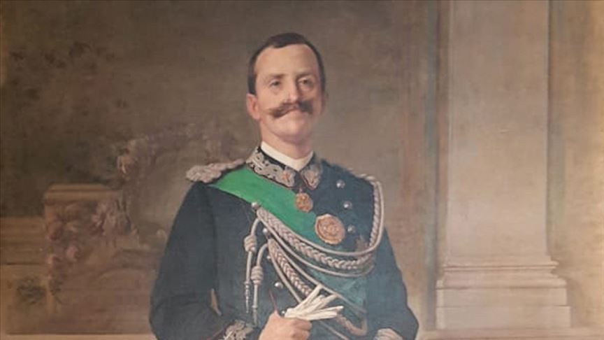 119 yıllık İtalyan Kralı tablosunun çerçevesi restorasyona alındı 119 yıllık İtalyan Kralı tablosunun çerçevesi restorasyona alındı