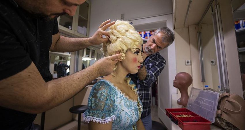 İspanyol esintisiyle mutlu aşkın hikayesi: Sevil Berberi Devlet Opera ve Balesi, 2019-2020 sanat sezonunun büyük prodüksiyonlarından, İtalyan