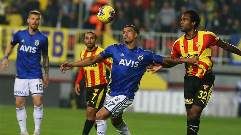 Süper Lig'in 13. haftasında Göztepe ile Fenerbahçe 2-2 berabere kaldı.