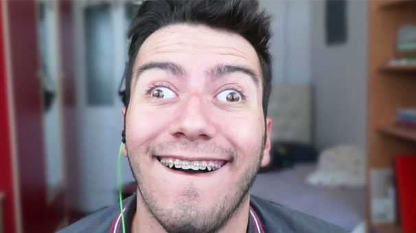 Ünlü şarkıcı ‘Kızım Enes Batur yüzünden değişti’ diyerek isyan etti!