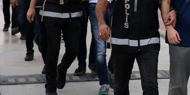 Eski Başbakanlık çalışanlarına FETÖ operasyonu