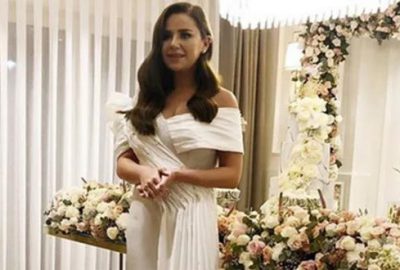 Ünlü şarkıcı Merve Özbey nişanlandı