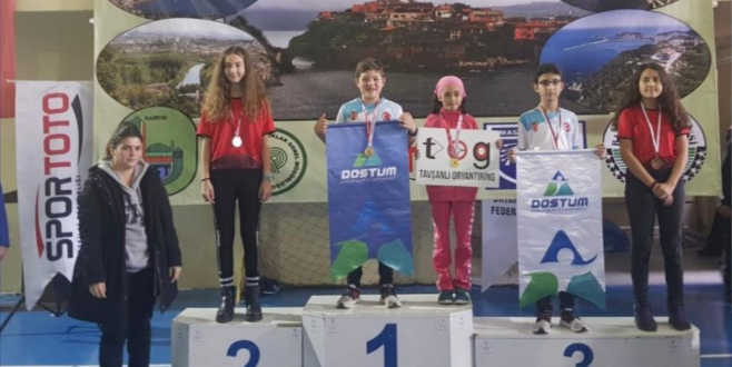 Dostum Oryantiring Takımı ödüllerle döndü