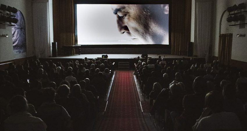 Türk Filmleri Haftası 100 bin izleyiciyle buluştu YEE Başkanı Ateş, "Film Haftası boyunca seçtiğimiz çeşitli filmler gösteriliyor.