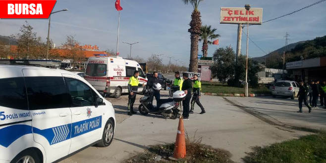 Motosikletle otomobil çarpıştı