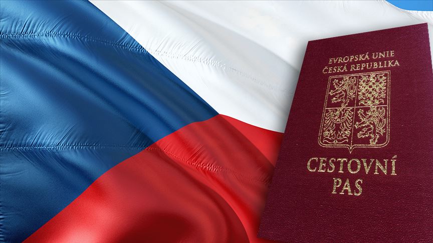 Milan Kundera’ya Çekya vatandaşlığı 40 yıl sonra iade edildi